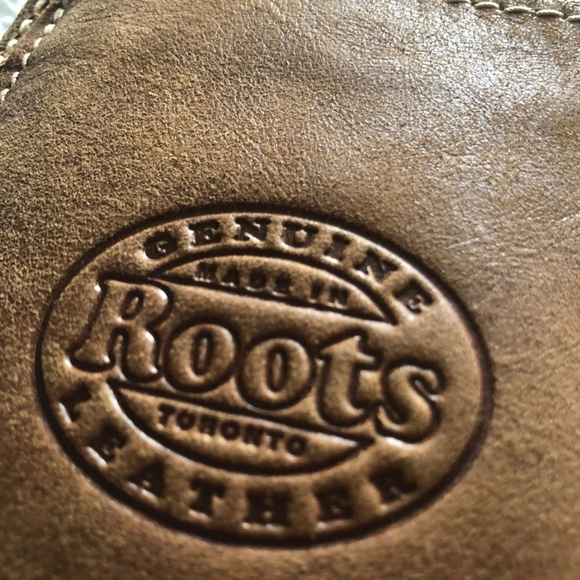 Brand new Roots sling bang collector's item - Picture 2 of 8